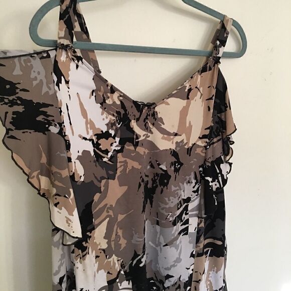 Silky ruffle tank!   - Picture 1 of 4
